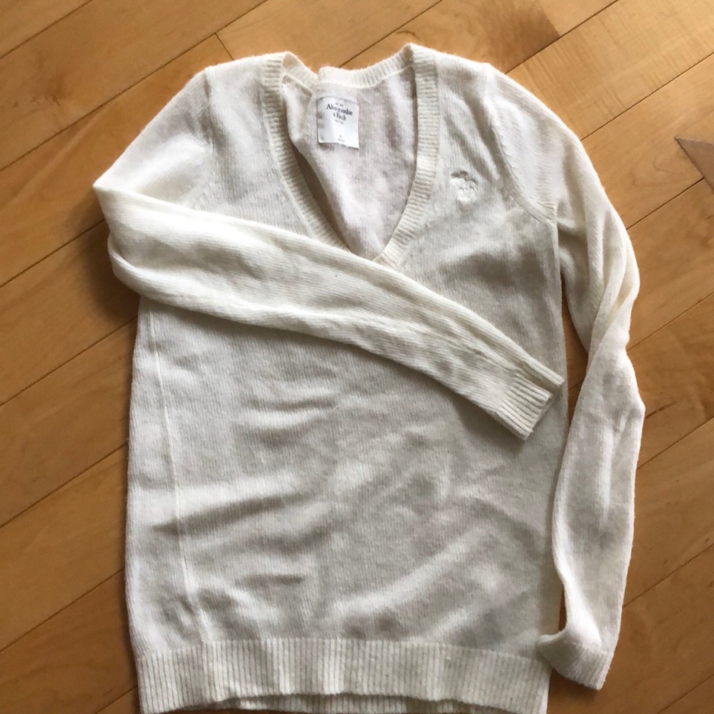 Abercrombie & Fitch sweater